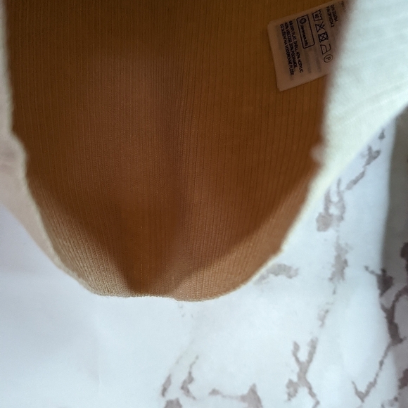 Kangol x H&M Sweater Crop Rib Knit Mock Turtle Neck Womens Beige - Picture 9 of 15